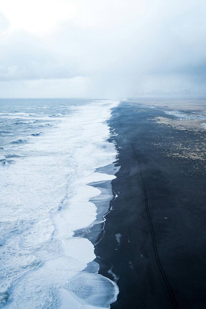  KIRK. - VIK - CAP DYRHOLAEY - SKOGARFOSS - REYKJAVIK