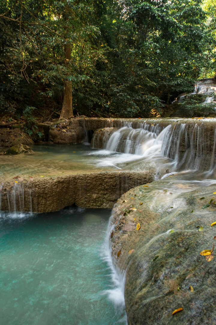 Kanchanaburi : Pont historique et cascades d’Erawan