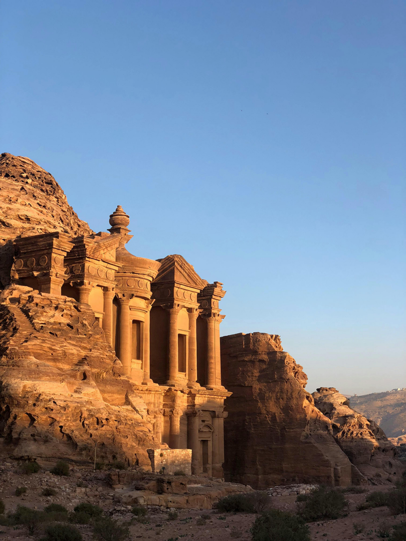 Aux côtés d'un guide à petra