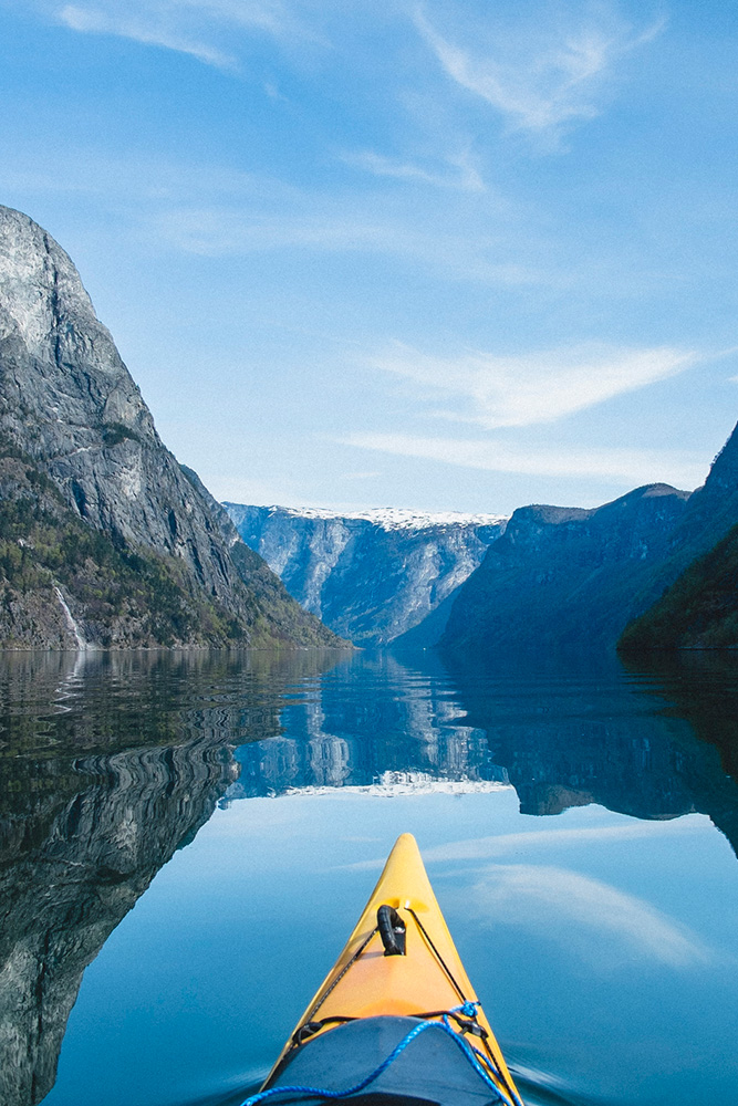 Kayak dans les fjords en Norvège