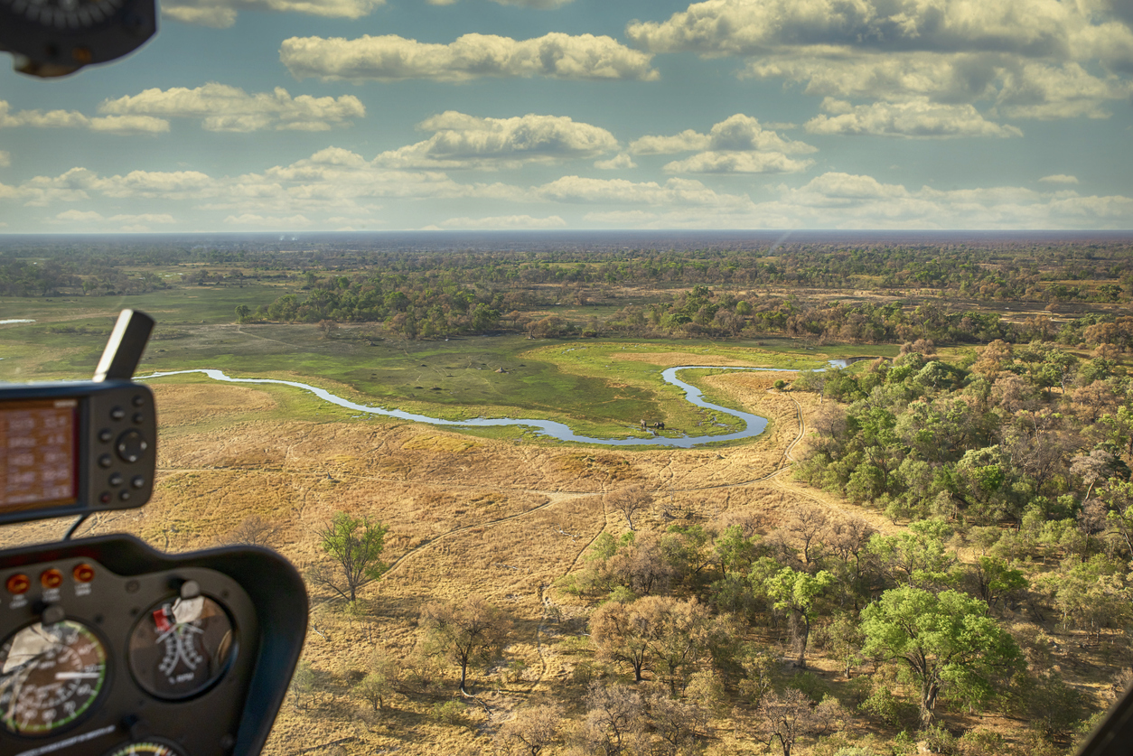 survol en hélicoptère du delta de l'Okavango