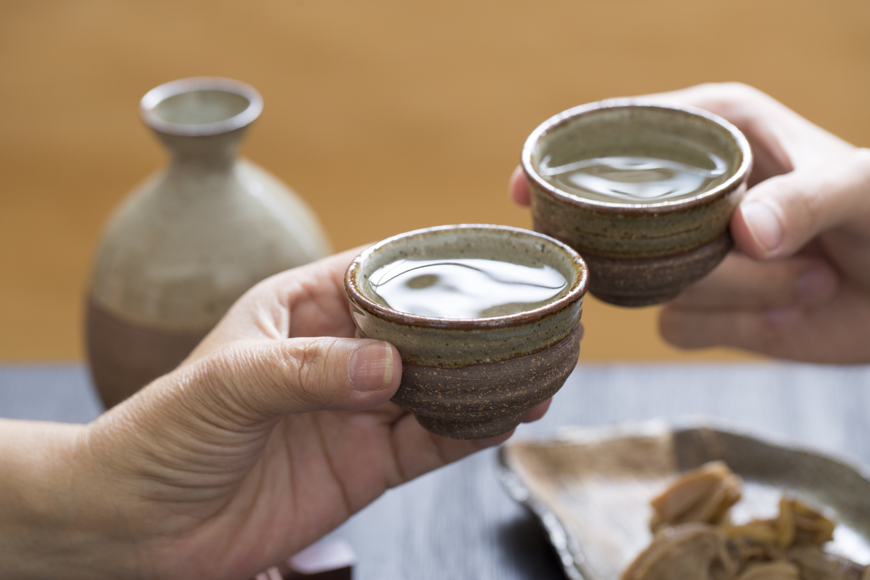 Dégustation de saké dans une brasserie traditionnelle