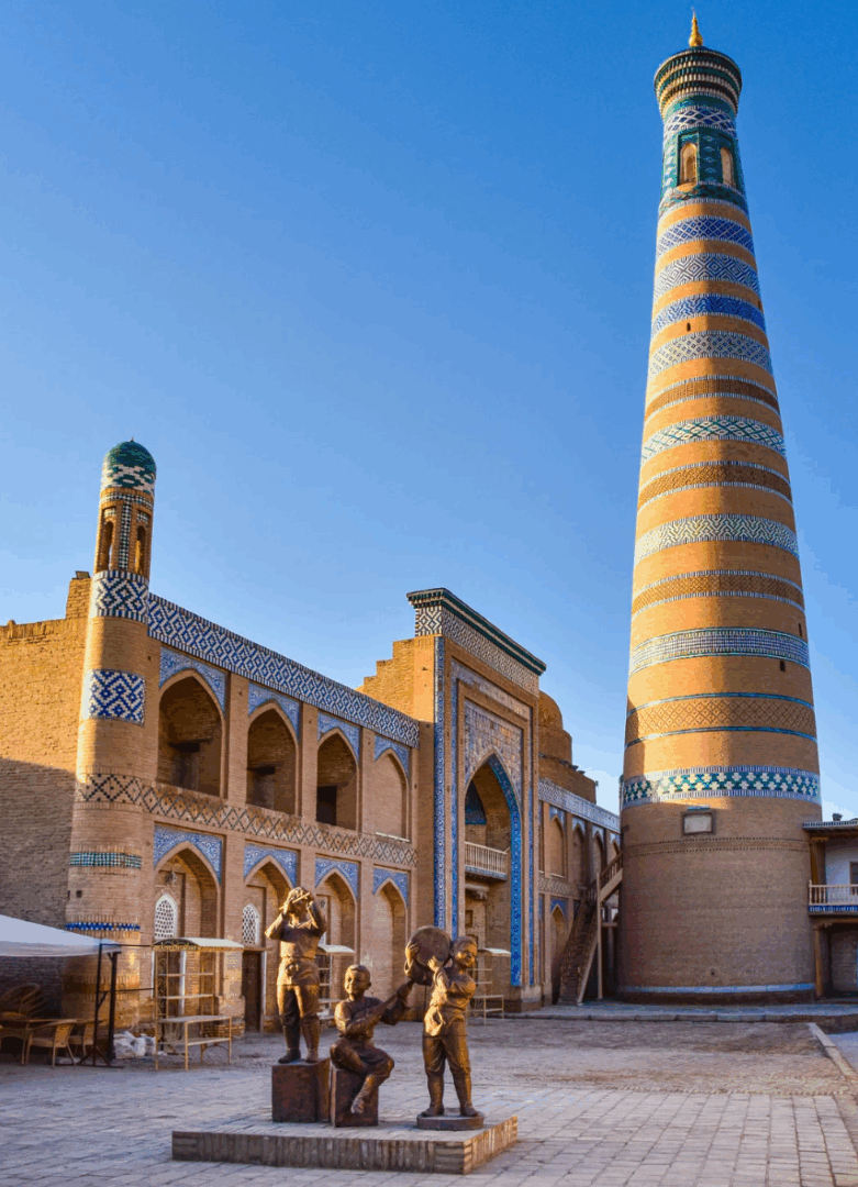 Boukhara – Khiva : Par-delà les sables rouges 