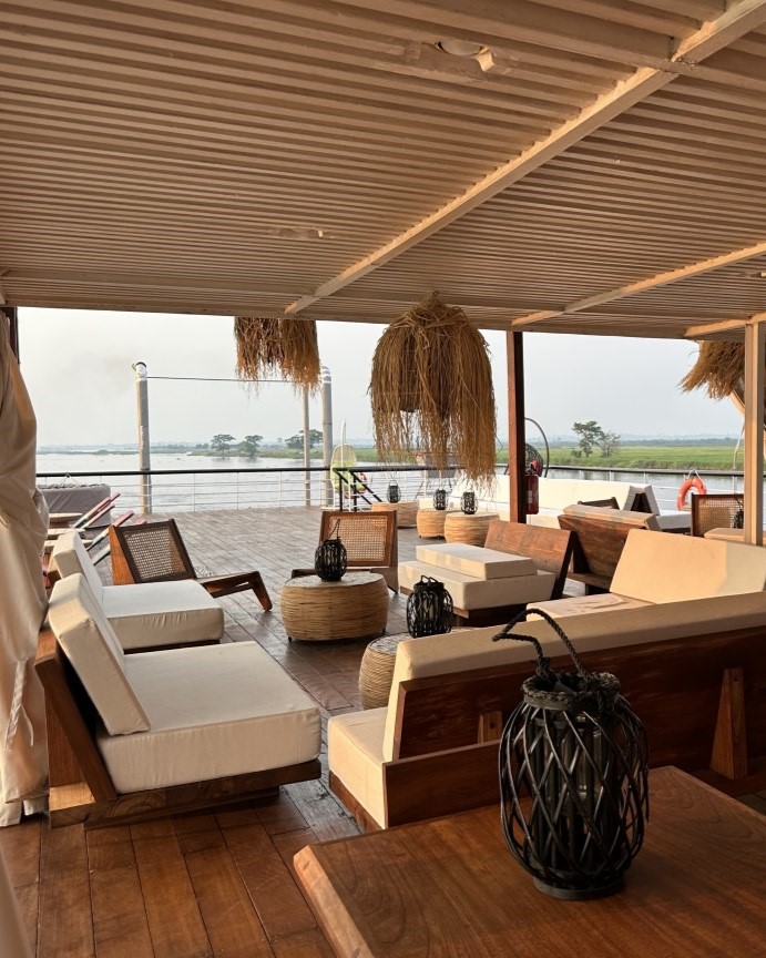 Princesse Ngualessa bateau exploration au Congo en croisière Ducret Expeditions avec VIP Partners
